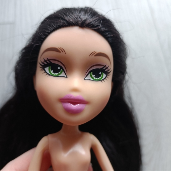 Lot of 3 2015 Bratz Dolls - Selfie Snaps Jade, Study Abroad Sasha & Cloe - Picture 3 of 8